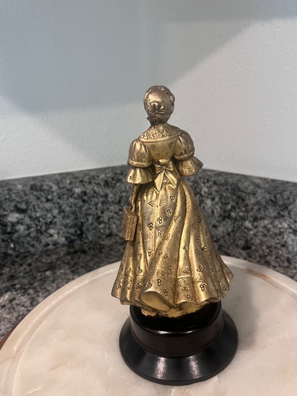 Vintage Avon 1992 District Award #1 Total Sales 1991-1992 Metal Figurine Trophy - Picture 5 of 11